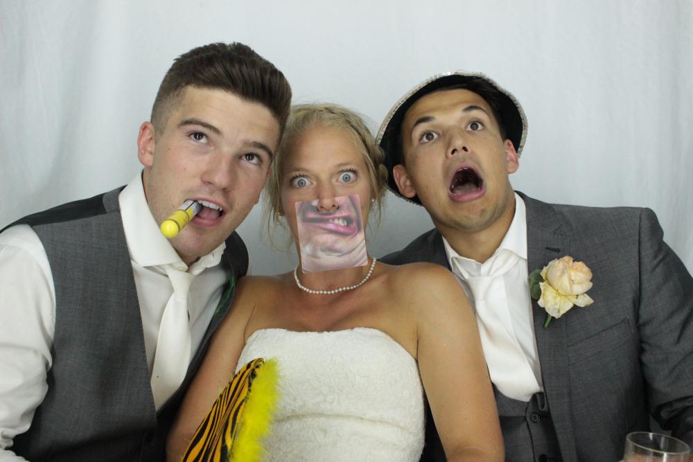 Laura & Oliver | View more photos from the event at gallery.myphotoboothexperience.co.uk/u/MyPhotoBoothExperienceLtd/Laura-Oliver